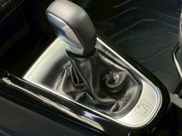 一手車 無事故 實跑7萬5公里 里程保證  3門掀背車 獨特風格 外觀漂亮 內裝乾淨  第9張相片