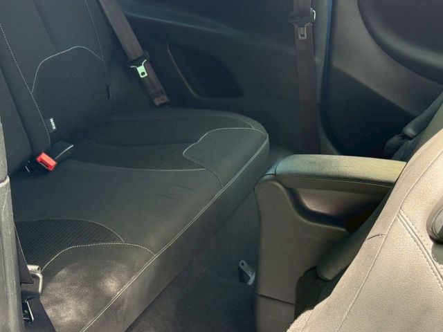 一手車 無事故 實跑7萬5公里 里程保證  3門掀背車 獨特風格 外觀漂亮 內裝乾淨  第10張相片