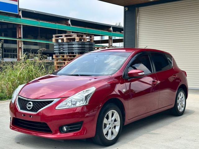 一手車 無事故 無待修 實跑11萬公里 里程保證 免鑰匙 定速 倒車影像 恆溫空調 方向盤快控  第1張相片