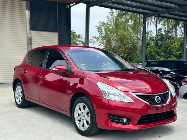 一手車 無事故 無待修 實跑11萬公里 里程保證 免鑰匙 定速 倒車影像 恆溫空調 方向盤快控  第3張相片