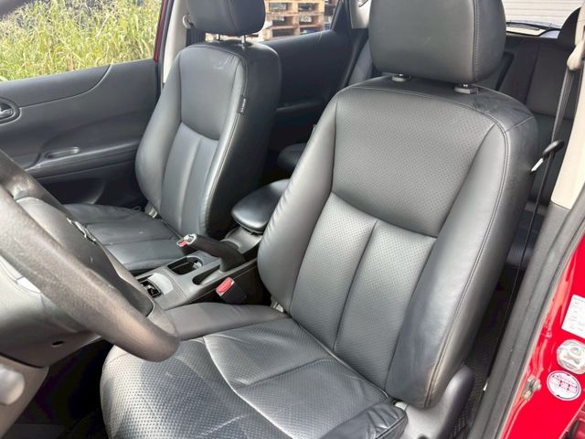 一手車 無事故 無待修 實跑11萬公里 里程保證 免鑰匙 定速 倒車影像 恆溫空調 方向盤快控  第14張相片