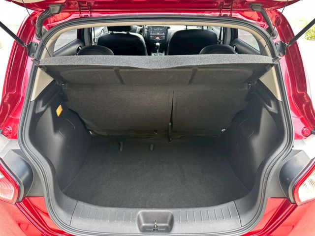 一手車 無事故 無待修 實跑11萬公里 里程保證 免鑰匙 定速 倒車影像 恆溫空調 方向盤快控  第16張相片