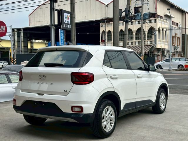 小休旅 1.6 一手車 無事故 無待修 實跑24000公里 里程保證  第4張相片