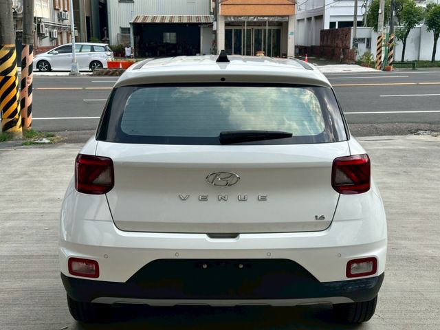 小休旅 1.6 一手車 無事故 無待修 實跑24000公里 里程保證  第5張相片