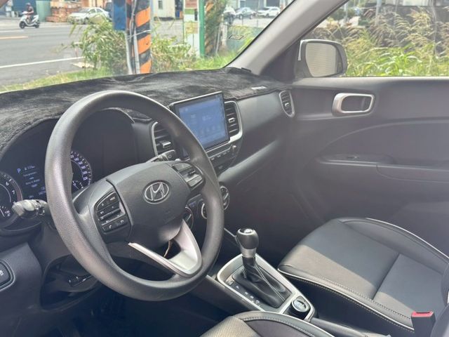 小休旅 1.6 一手車 無事故 無待修 實跑24000公里 里程保證  第9張相片