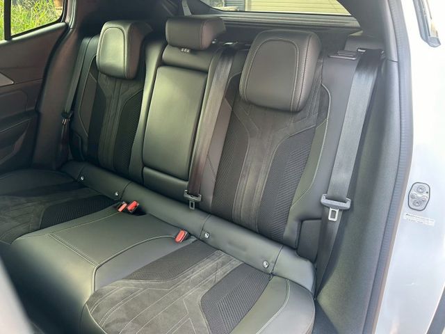 一手車 原版件 實跑16000公里 里程保證  1.2 pure Tech 汽油渦輪頂級版 新車價156.9萬  第10張相片