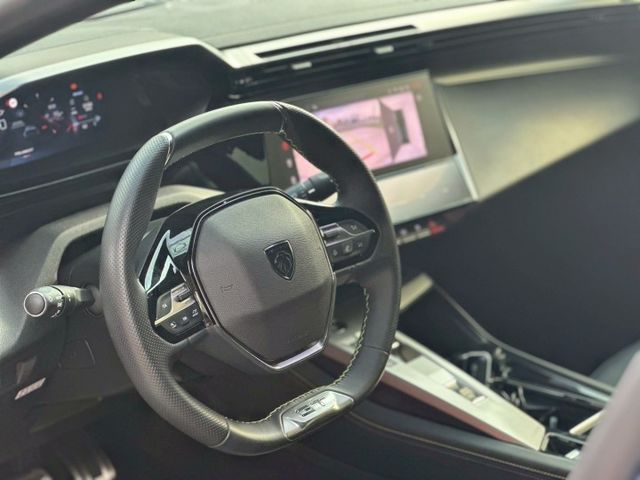 一手車 原版件 實跑16000公里 里程保證  1.2 pure Tech 汽油渦輪頂級版 新車價156.9萬  第13張相片