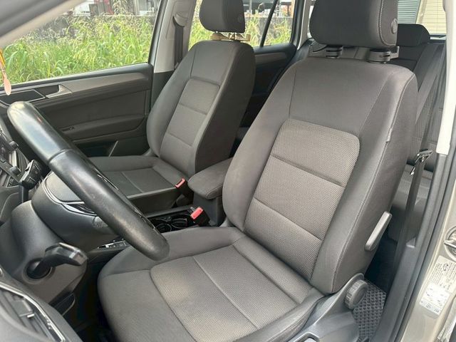 一手車 無事故 無待修 里程15萬 里程保證 空間大 省油又有力 省稅金 引擎正常 換檔順暢  第8張相片