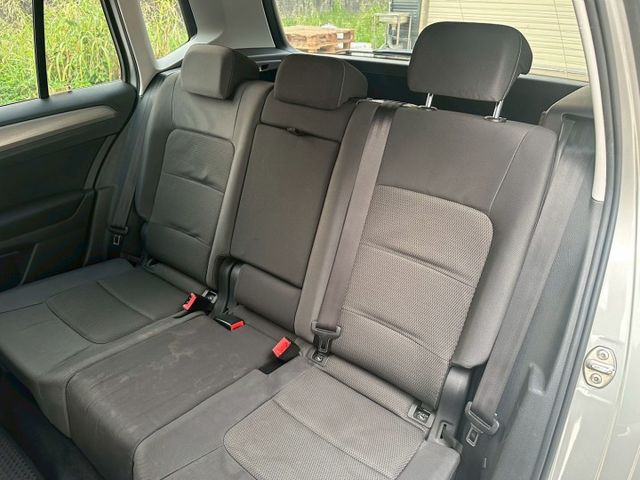 一手車 無事故 無待修 里程15萬 里程保證 空間大 省油又有力 省稅金 引擎正常 換檔順暢  第9張相片