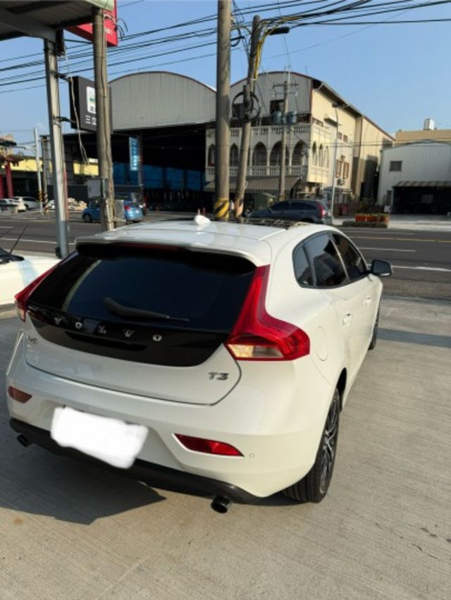 ACC跟車 車道偏離 盲點偵測 全景天窗 電動 記憶坐椅 I-key摸門 恆溫空調 倒車顯影 原廠螢幕  第6張相片