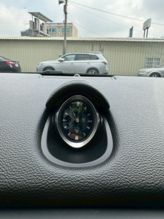 無事故 無待修 里程 14.6萬公里 里程保證 正常保養 引擎無異音 無漏油 變速換檔順暢 義大利跑車 手工製造 350  第12張相片