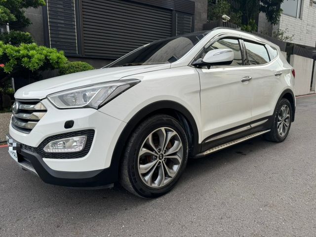 2.2柴 5+2 七人座 無事故 無代修 里程23萬 頂級版本 I-key摸門 全景天窗 電動椅 恆溫 定速  第1張相片