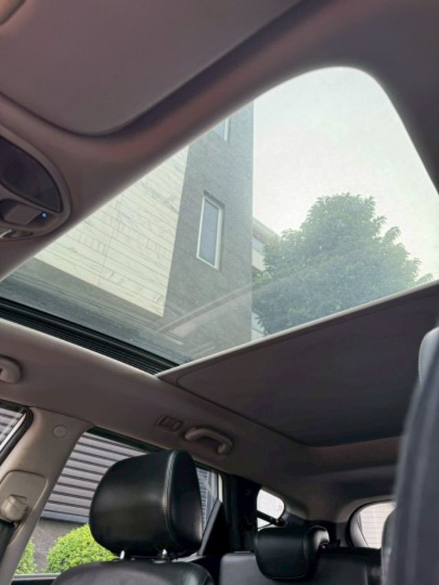 2.2柴 5+2 七人座 無事故 無代修 里程23萬 頂級版本 I-key摸門 全景天窗 電動椅 恆溫 定速  第12張相片