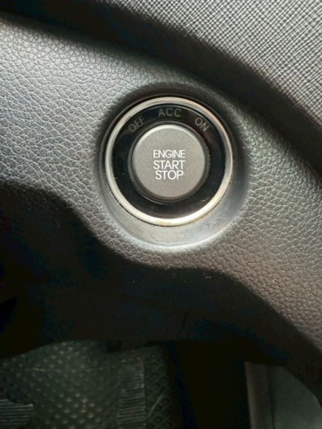 2.2柴 5+2 七人座 無事故 無代修 里程23萬 頂級版本 I-key摸門 全景天窗 電動椅 恆溫 定速  第13張相片