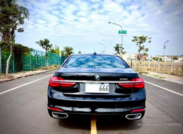 7 SERIES SEDAN  第5張相片