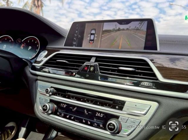 7 SERIES SEDAN  第12張相片