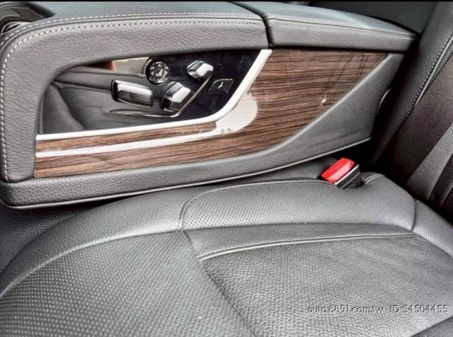 7 SERIES SEDAN  第13張相片