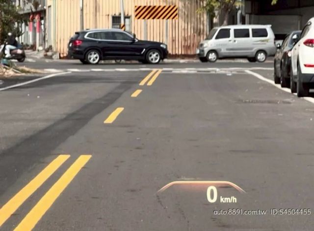 7 SERIES SEDAN  第15張相片