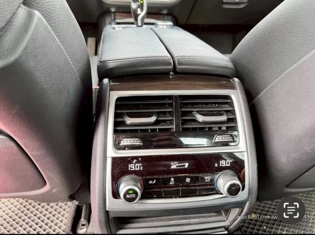7 SERIES SEDAN  第17張相片