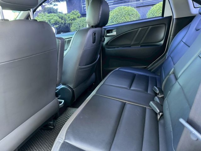 里程6.8萬公里 里程保證 內裝皮椅超新的 外觀顧的好 整體氣氛超佳的 有I-key摸門 定速巡航 倒車影像 抬頭顯示  第16張相片