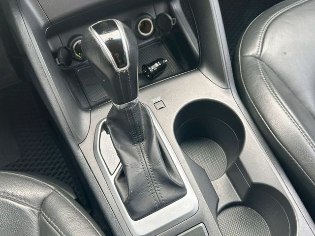 一手車 無事故 無待修 哩程15萬 耐操不怕壞 電動座椅 定速巡航 恆溫空調 原廠螢幕 倒車顯影  第11張相片