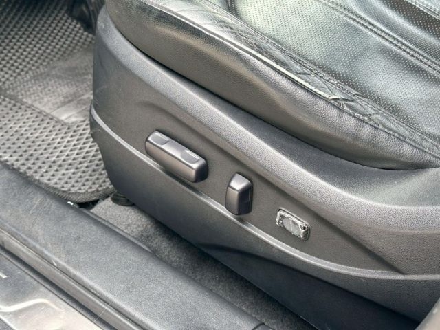 一手車 無事故 無待修 哩程15萬 耐操不怕壞 電動座椅 定速巡航 恆溫空調 原廠螢幕 倒車顯影  第14張相片