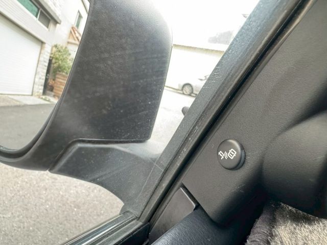 一手車 原版件 實跑9萬多公里 里程保證  免鑰匙套件 定速巡航 恆溫空調  盲點偵測  第12張相片