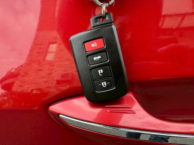 一手車 原版件 實跑5萬多公里 里程保證  免鑰匙套件 定速巡航 恆溫空調  盲點偵測  第7張相片