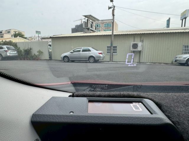 一手車 原版件 實跑5萬多公里 里程保證  免鑰匙套件 定速巡航 恆溫空調  盲點偵測  第13張相片