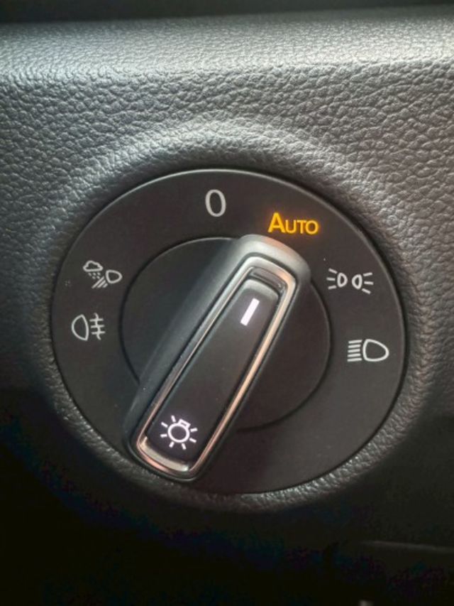 一手車 原版件 實跑1.4萬公里 新車保固中 ACC跟車 車道偏離 全景天窗 電尾門 盲點 數位儀表  第14張相片