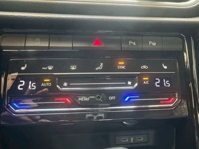 一手車 原版件 實跑1.4萬公里 新車保固中 ACC跟車 車道偏離 全景天窗 電尾門 盲點 數位儀表  第15張相片