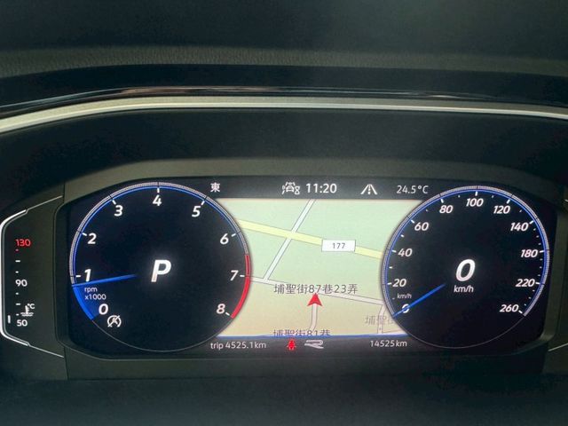 一手車 原版件 實跑1.4萬公里 新車保固中 ACC跟車 車道偏離 全景天窗 電尾門 盲點 數位儀表  第16張相片