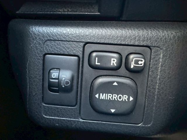 無事故 無待修 實跑7萬多公里 里程保證  頂級I-key 免鑰匙 恆溫空調 大螢幕  倒車顯影  第10張相片