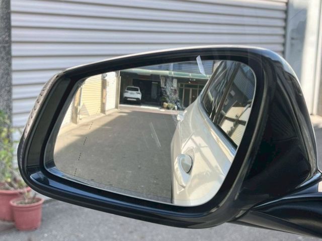 1 SERIES  第6張相片