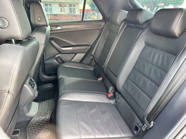 一手車 原版件 實跑4.9萬公里 新車保固中 ACC跟車 車道偏離 全景天窗 電尾門 盲點 數位儀表  第13張相片