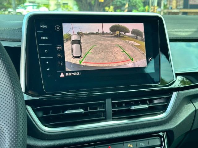 一手車 原版件 實跑4.9萬公里 新車保固中 ACC跟車 車道偏離 全景天窗 電尾門 盲點 數位儀表  第19張相片