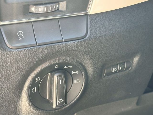 旅行車有i-key 安桌機 無事故 無待修 實跑12.8萬公里 里程保證  內外有在顧 優質代步車 底盤穩 開高速不會晃  第12張相片