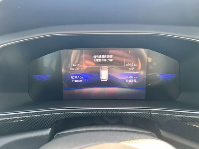 一手車 原版件 實跑4900公里 里程保證  ACC跟車 車道偏移 盲點偵測 免鑰匙套件 自動停車 LED頭燈  第17張相片