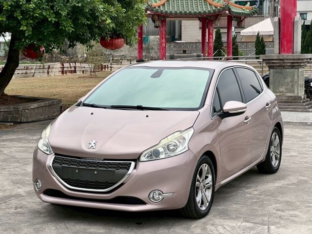 一手車 無事故 無待修 里程6.5萬公里 里程保證 原廠螢幕 倒車影像 電子式行車紀錄 恆溫空調  第1張相片