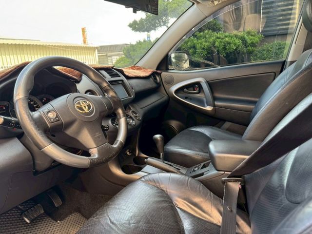 無事故 無待修 里程18萬多 里程保證 原廠螢幕 定速巡航 倒車顯影 恆溫空調 電動椅  第8張相片