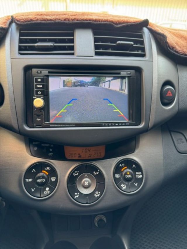 無事故 無待修 里程18萬多 里程保證 原廠螢幕 定速巡航 倒車顯影 恆溫空調 電動椅  第11張相片