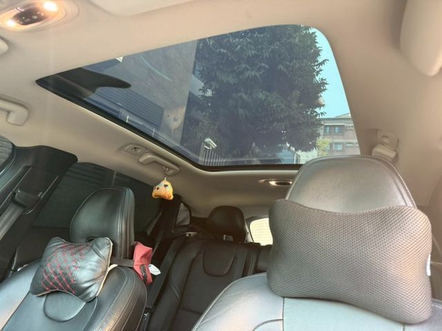 無事故 原版件 實跑10萬公里 里程保證  安全性高的坦克小車 跟車 盲點 全景 免鑰匙  第9張相片