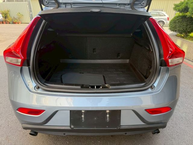 無事故 原版件 實跑10萬公里 里程保證  安全性高的坦克小車 跟車 盲點 全景 免鑰匙  第17張相片