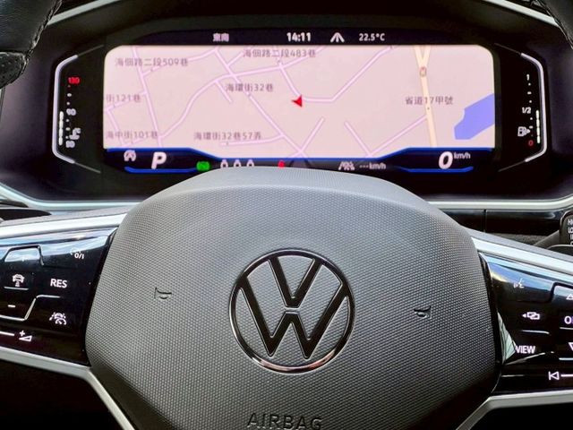 一手車 原版件 實跑2.7萬公里 新車保固中 ACC跟車 車道偏離 全景天窗 電尾門 盲點 數位儀表  第8張相片