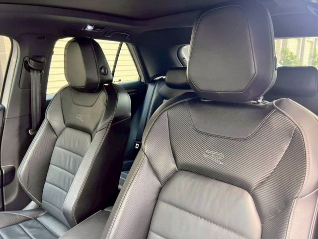 一手車 原版件 實跑2.7萬公里 新車保固中 ACC跟車 車道偏離 全景天窗 電尾門 盲點 數位儀表  第9張相片