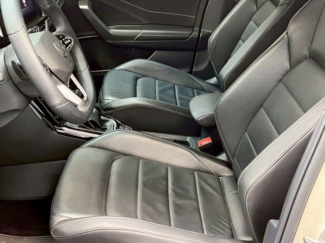 一手車 原版件 實跑2.7萬公里 新車保固中 ACC跟車 車道偏離 全景天窗 電尾門 盲點 數位儀表  第10張相片