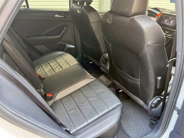 一手車 原版件 實跑2.7萬公里 新車保固中 ACC跟車 車道偏離 全景天窗 電尾門 盲點 數位儀表  第11張相片