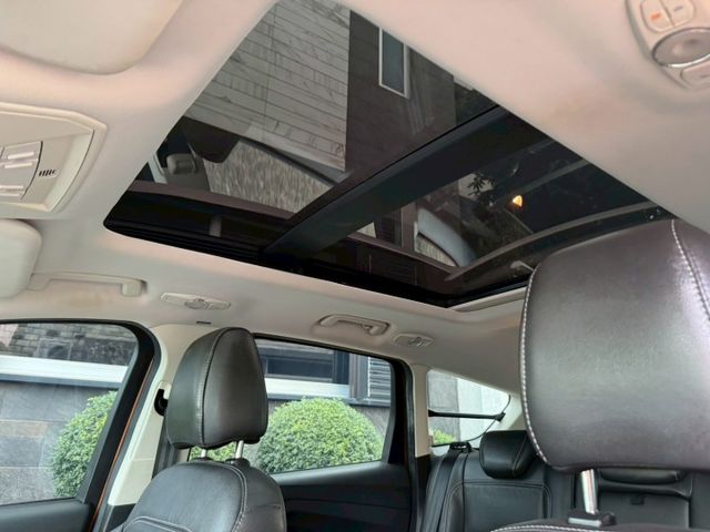 一手車 原版件 無待修 實跑9.4萬公里 里程保證  恆溫空調 I-key摸門 電動座椅 全景天窗 電尾門  第15張相片