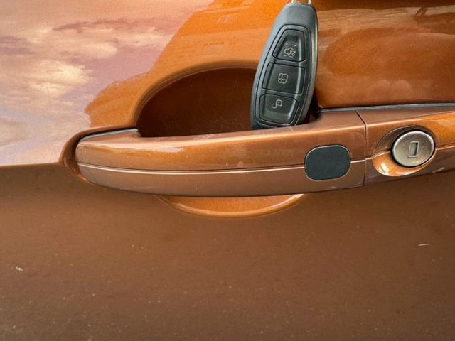 一手車 原版件 無待修 實跑9.4萬公里 里程保證  恆溫空調 I-key摸門 電動座椅 全景天窗 電尾門  第16張相片