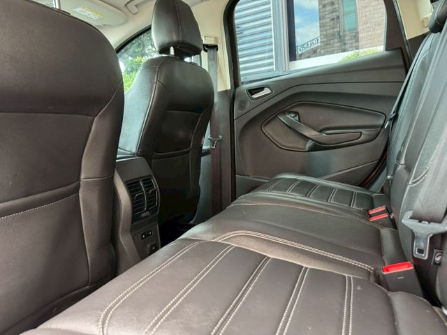 一手車 原版件 無待修 實跑9.4萬公里 里程保證  恆溫空調 I-key摸門 電動座椅 全景天窗 電尾門  第18張相片